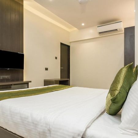 Hotel Oyster Suite Andheri West Βομβάη Εξωτερικό φωτογραφία