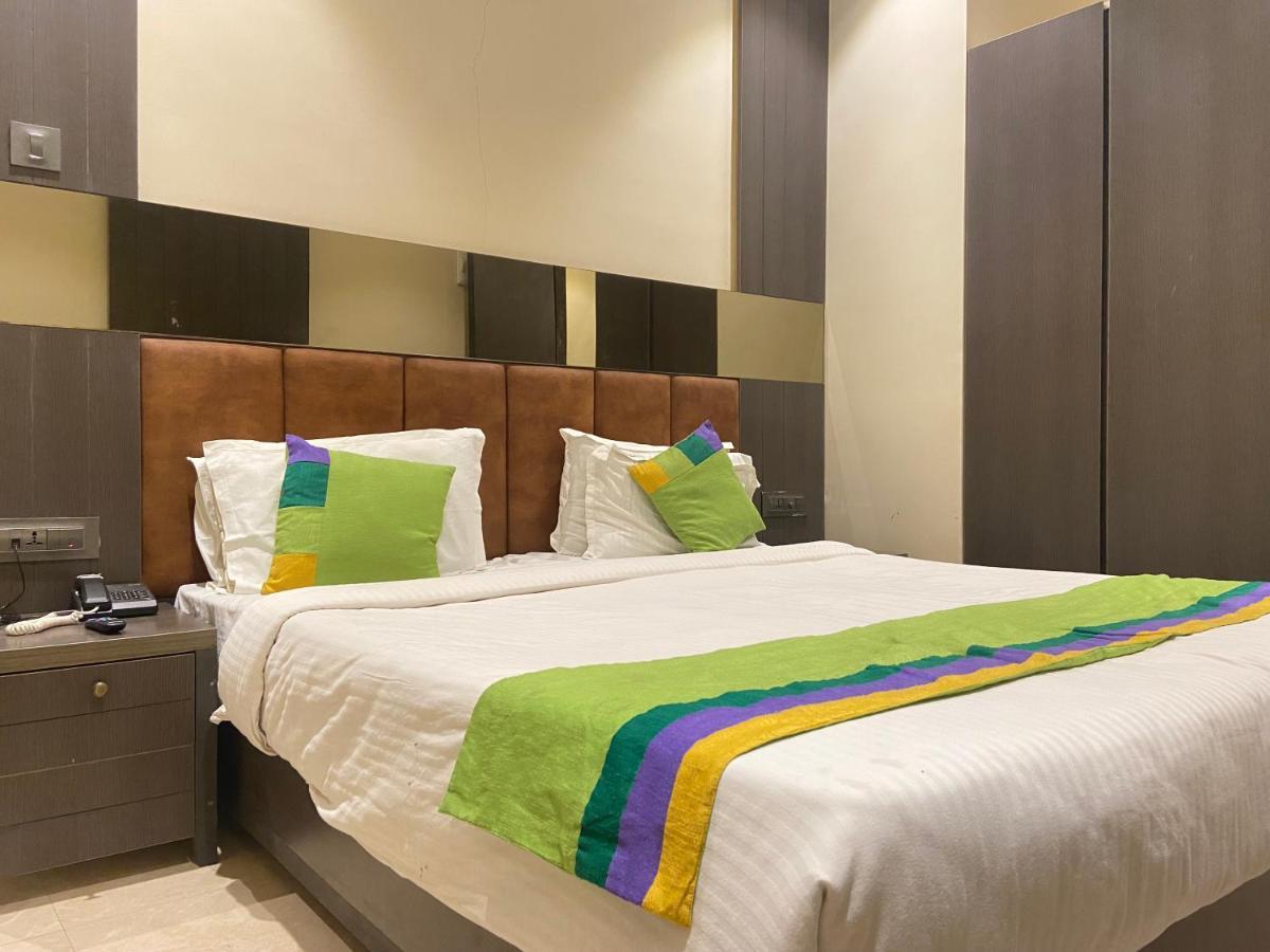 Hotel Oyster Suite Andheri West Βομβάη Εξωτερικό φωτογραφία