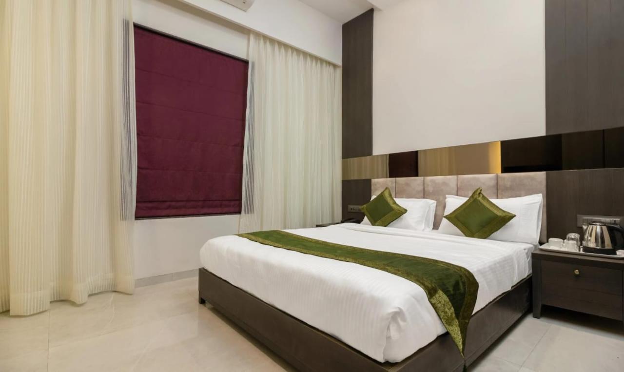 Hotel Oyster Suite Andheri West Βομβάη Εξωτερικό φωτογραφία