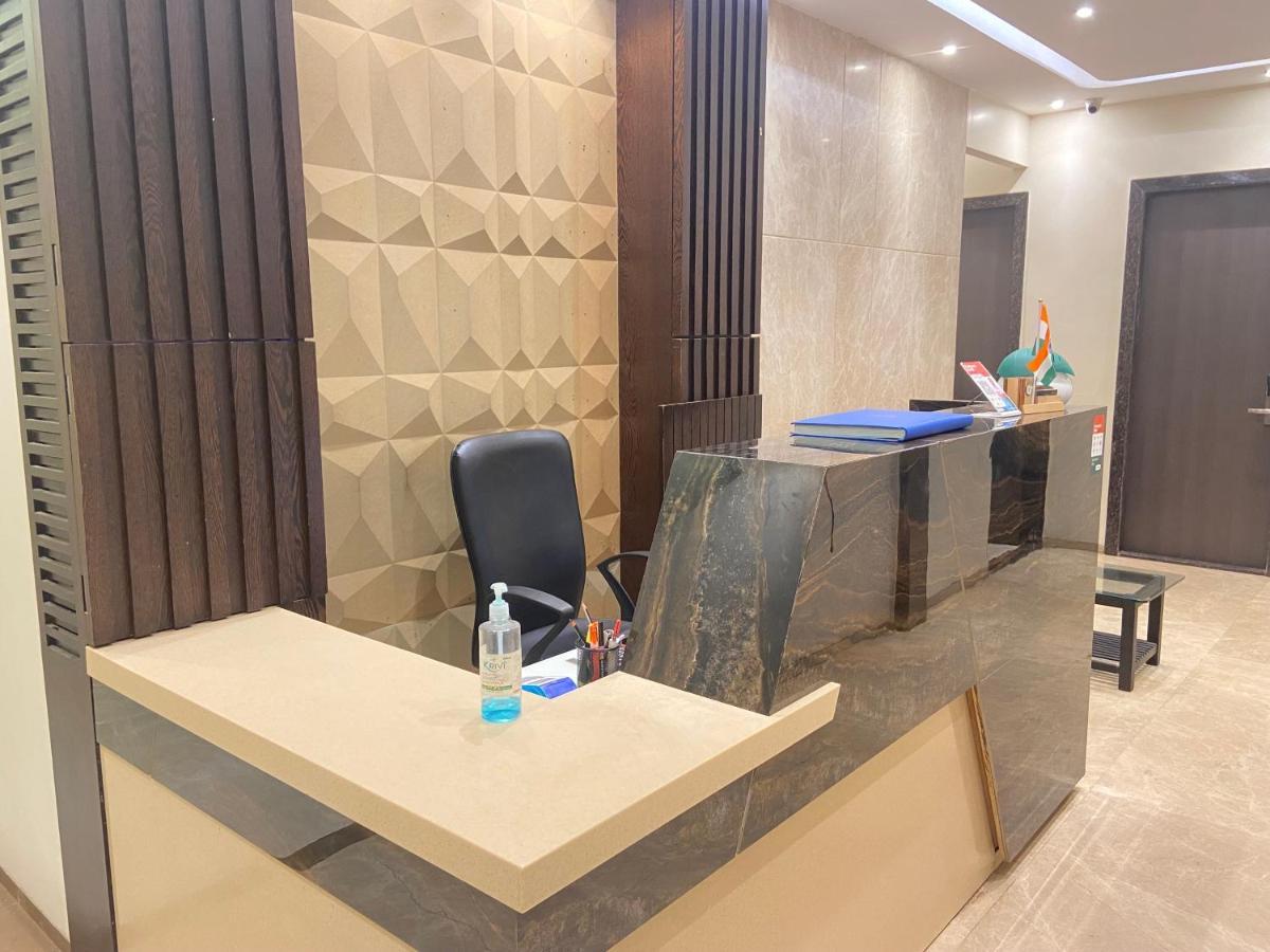 Hotel Oyster Suite Andheri West Βομβάη Εξωτερικό φωτογραφία