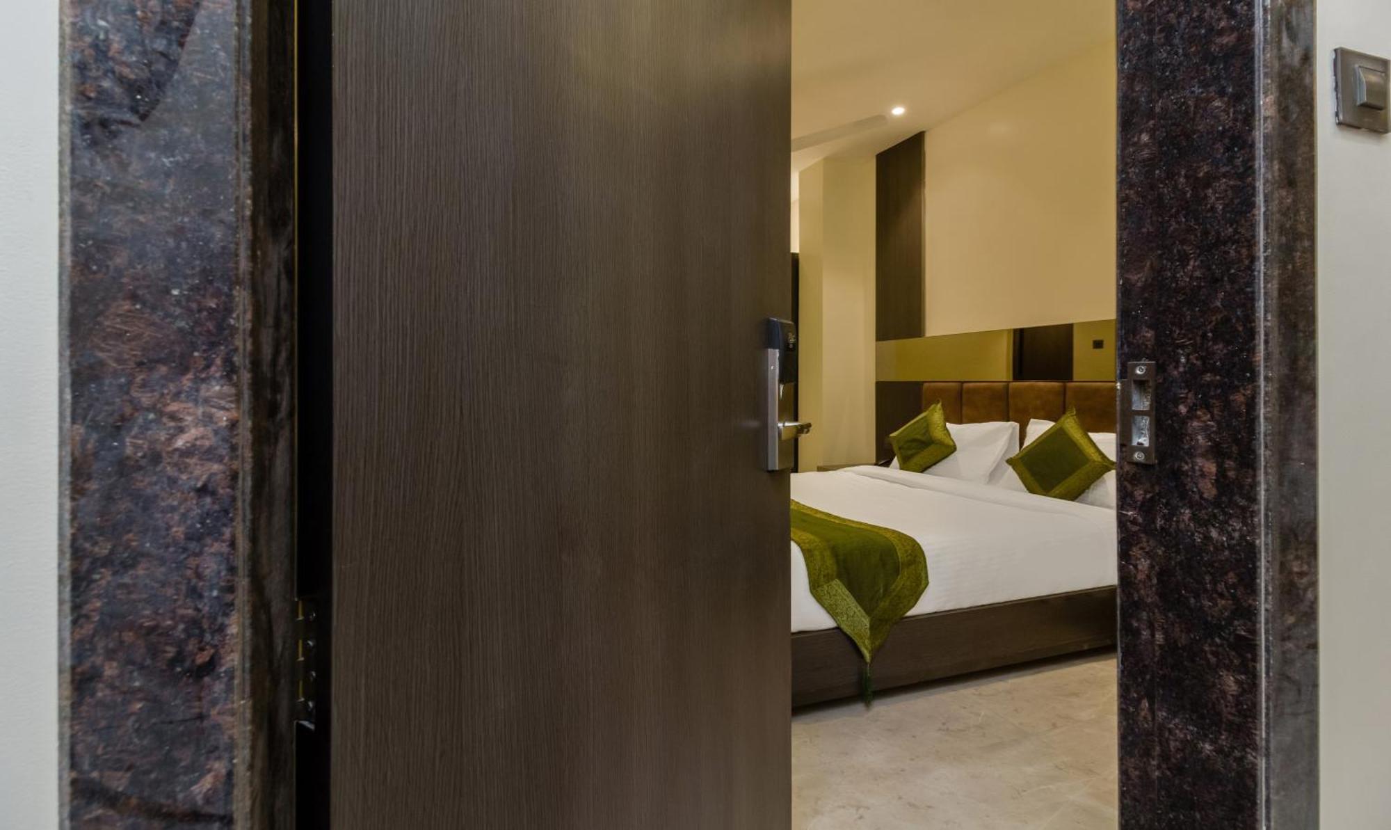 Hotel Oyster Suite Andheri West Βομβάη Εξωτερικό φωτογραφία